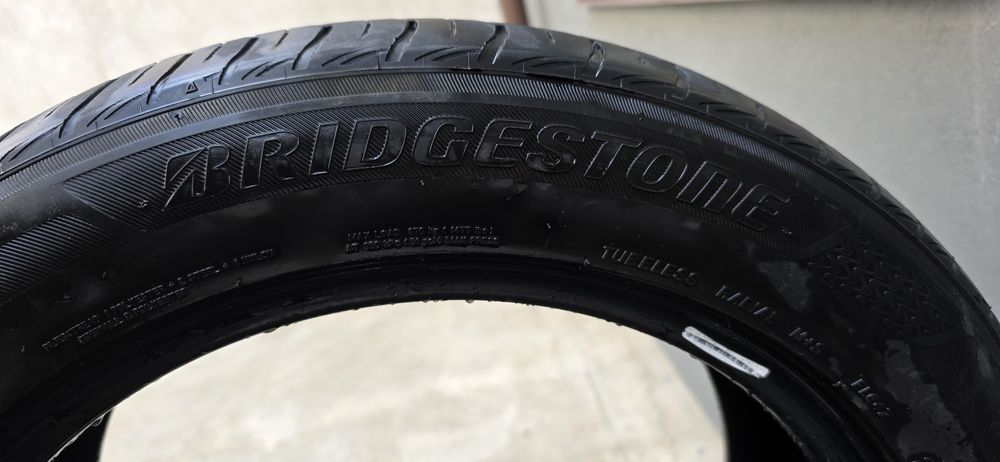 Продам срочно шины 215/55/17