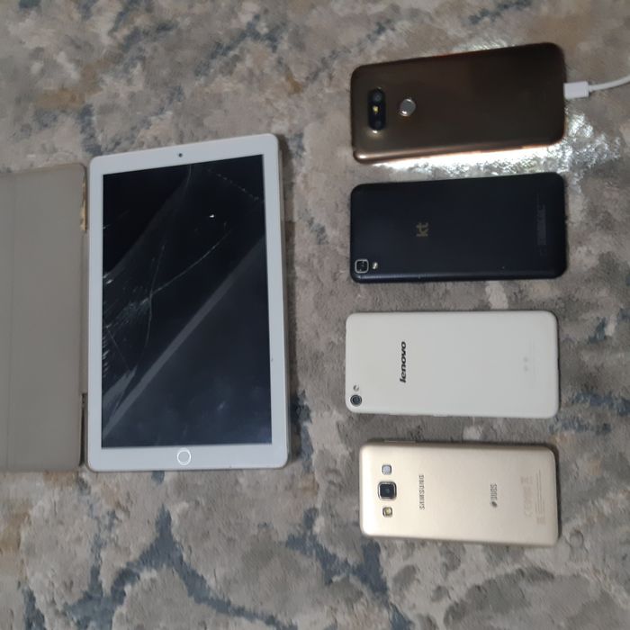 Продаю на запчасти планшет и телефоны