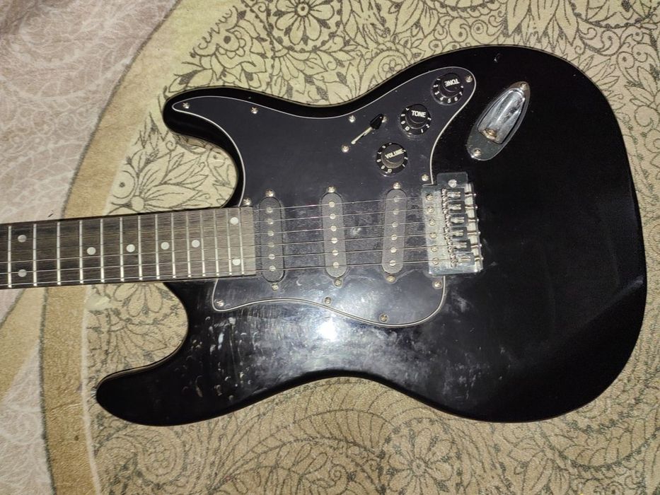 Электро гитара fender Stratocaster