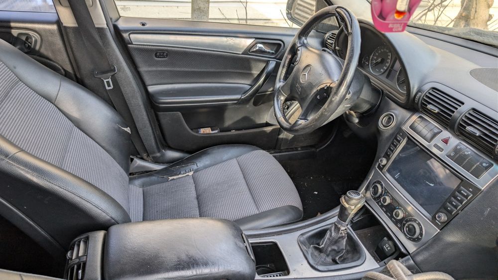 Dezmembrez Mercedes W203 Facelift 2005 C220 CDI OM646 orice piesa