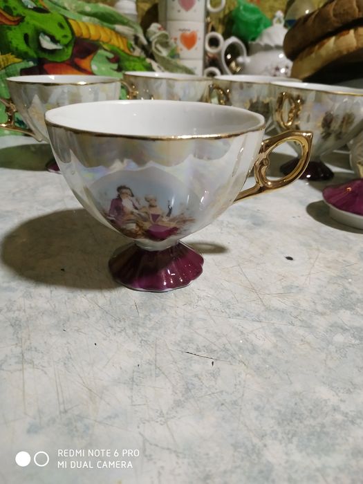 Продается  фарфоровый сервиз японский  редкий , кофейный сервиз японск