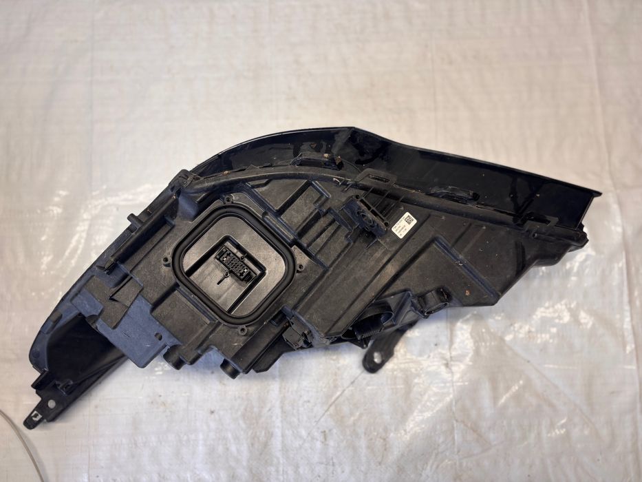 Десен LED фар Opel Astra K