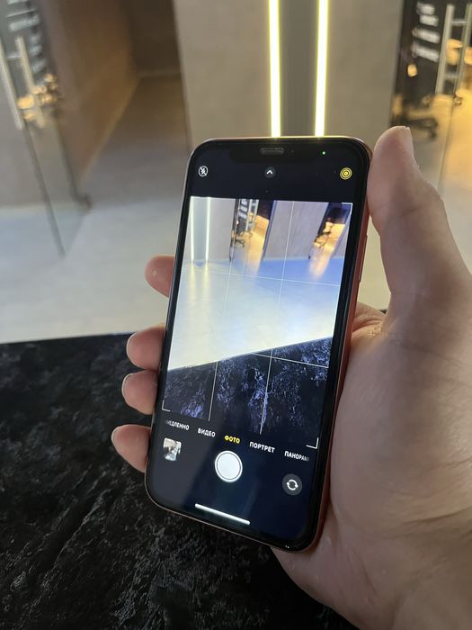 iPhone XR в идеальном состоянии