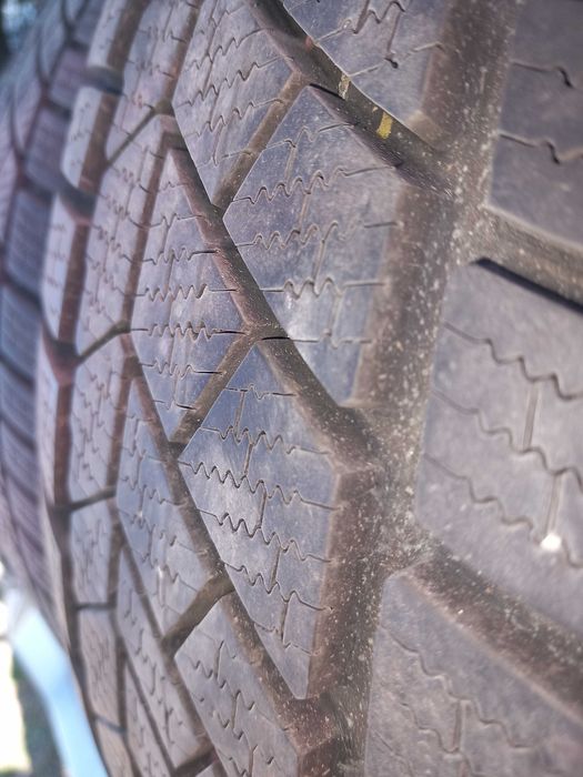 205/55 R18 Continental