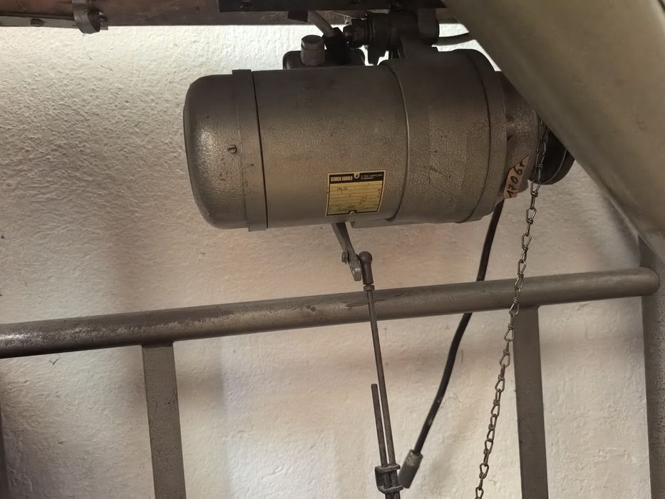 Продавам оверлог трифазен