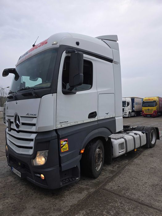 Mercedes Actros, 02.2015, 3 Mega, 1 Standard.
