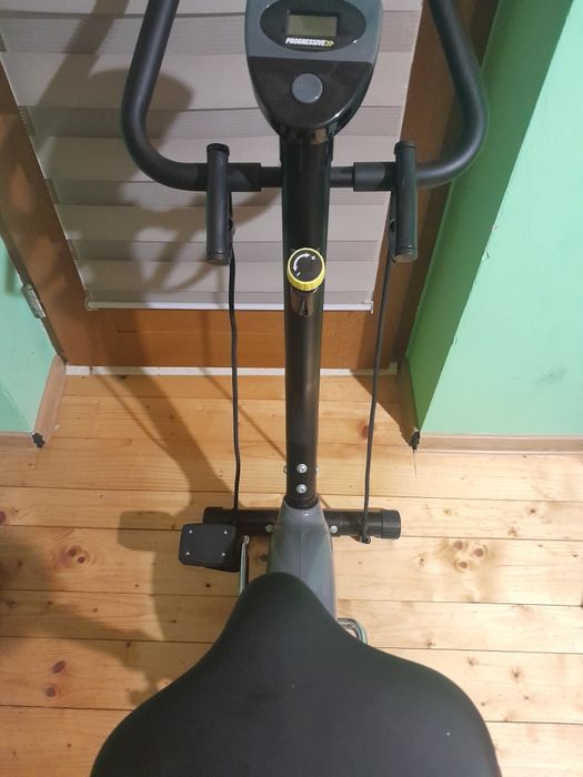 Vând bicicleta fitnes