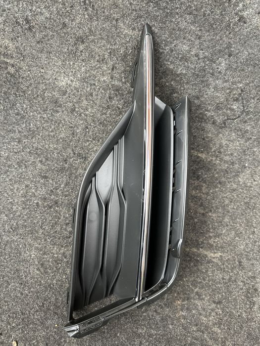 Grilă stânga bara față vw golf 7.cod:5g0853665.q.