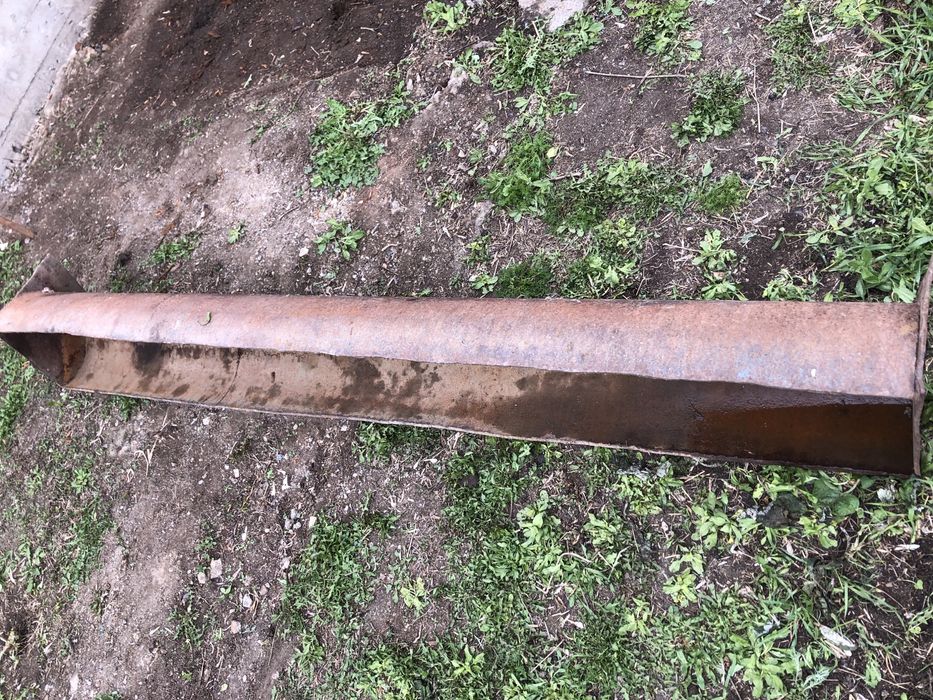 Продам кормушку железную