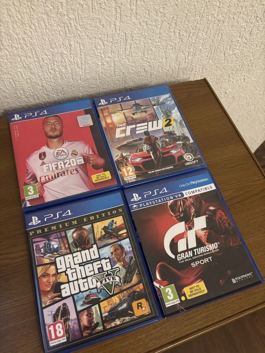 Vand ps4 stare nou 1000neg