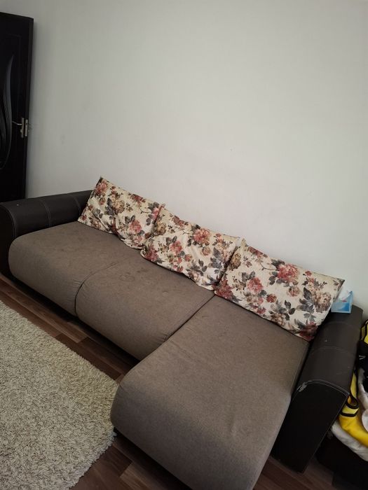 Canapea de vânzare