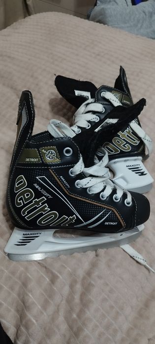 Продам коньки 36 размер