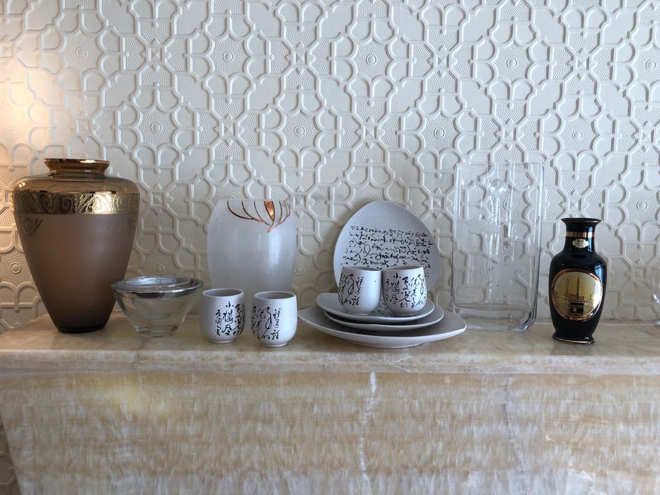 Посуда и вазы для цветов