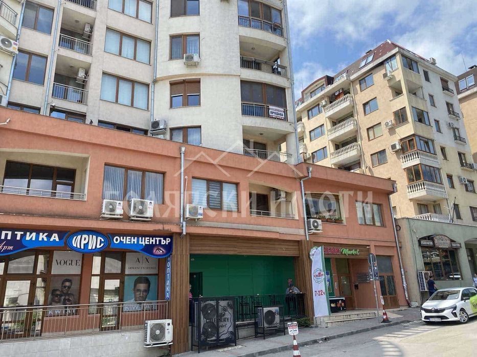 Газифициран Тристаен апартамент над Стадиона