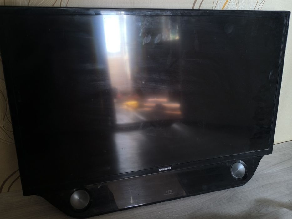 Телевизор на запчасти