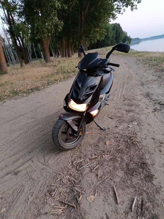 Vând scuter Aprilia SR 50