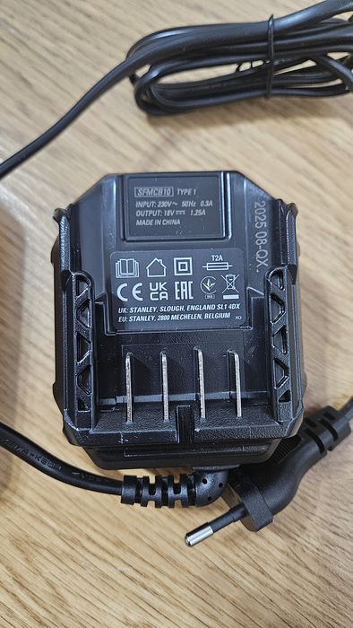 Stanley Set FatMax V20 acumulator 18 V 2 Ah