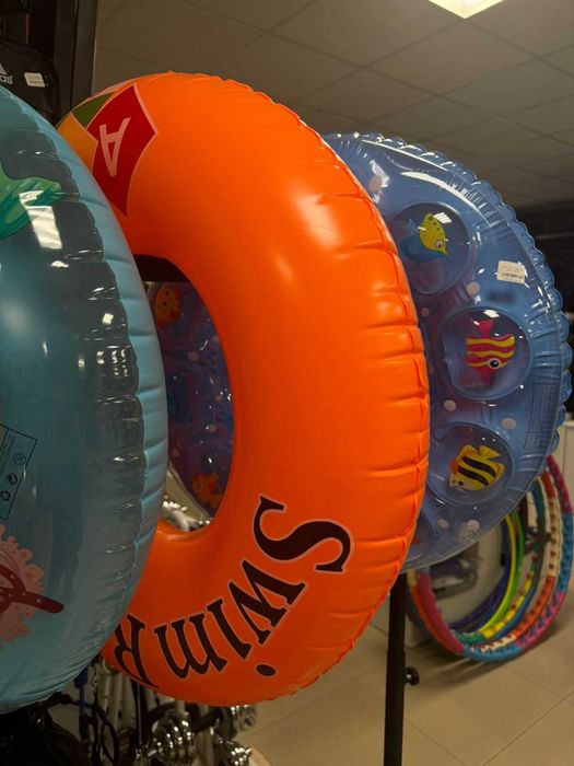 Надувной круг для плавания