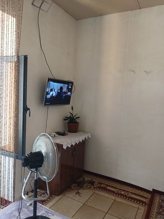 Uchaska sotiladi 2.5 sutukli barcha sharoitlarga ega kadastirlari bor.