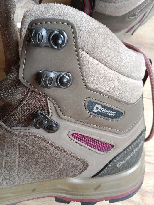 Bocanci de drumetii dama, din piele, impermeabili Quechua - 40
