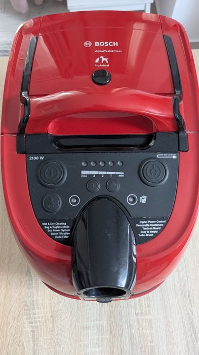 Aspirator cu spalare Bosch