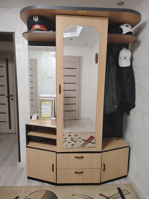 Мебель шкаф, зеркало