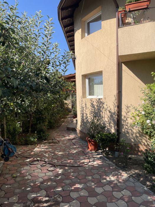 Casa otopeni str 23august - str Steaua Rosie