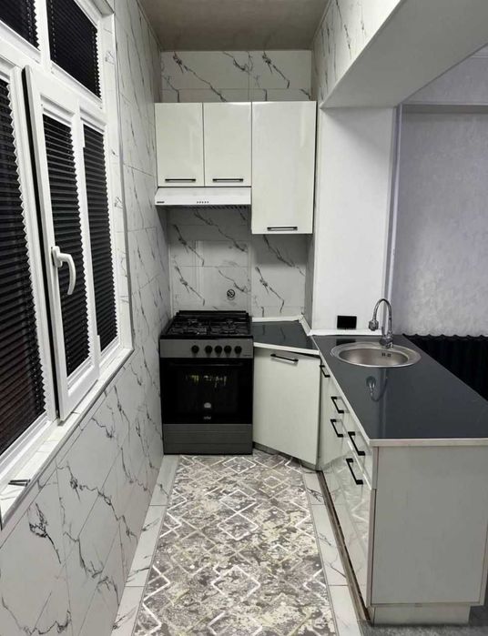 Юнусабад2, 1в2/1/4 Продаётся кирпичный квартира