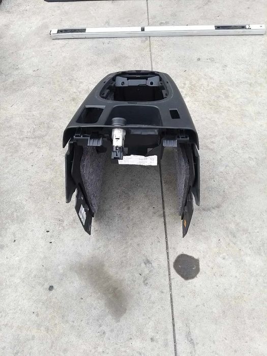 Consola centrala renault grand scenic 3 969100038r 969100066r
