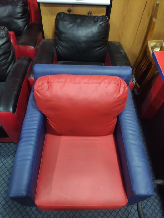 Продам мягкие кресла