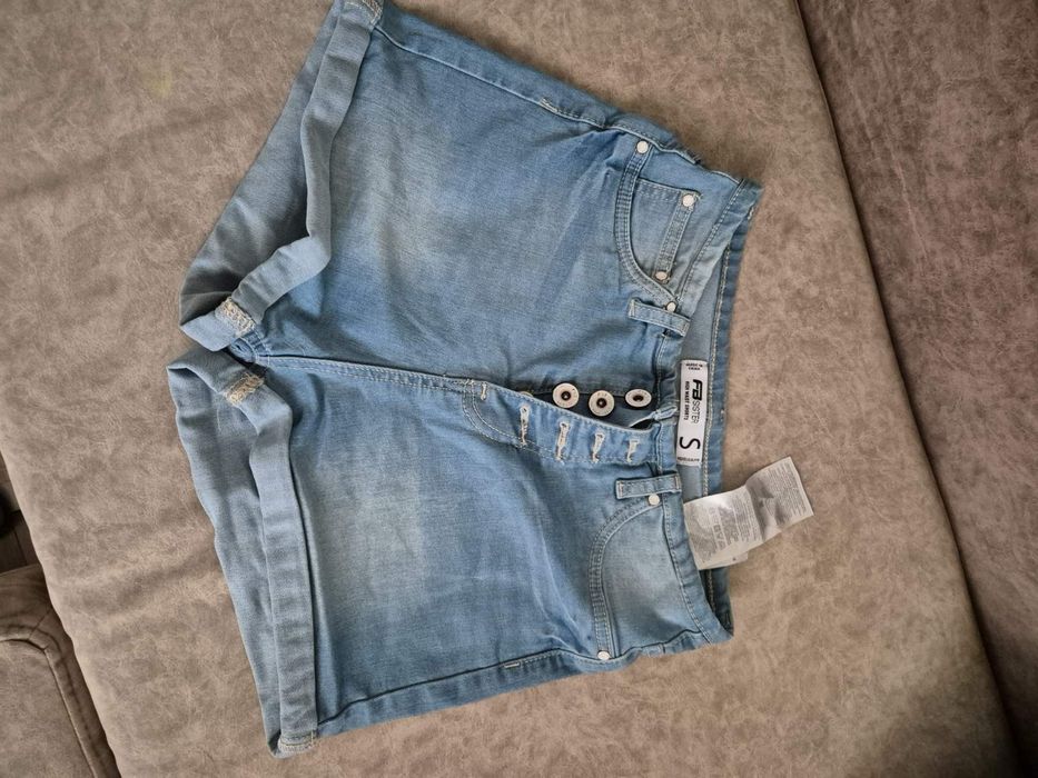 Дамски къси гащи