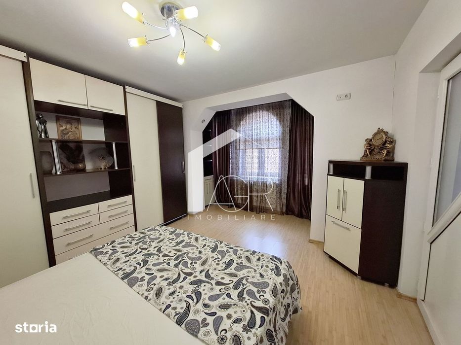 Casa P+M, cu 5 camere, zona Central