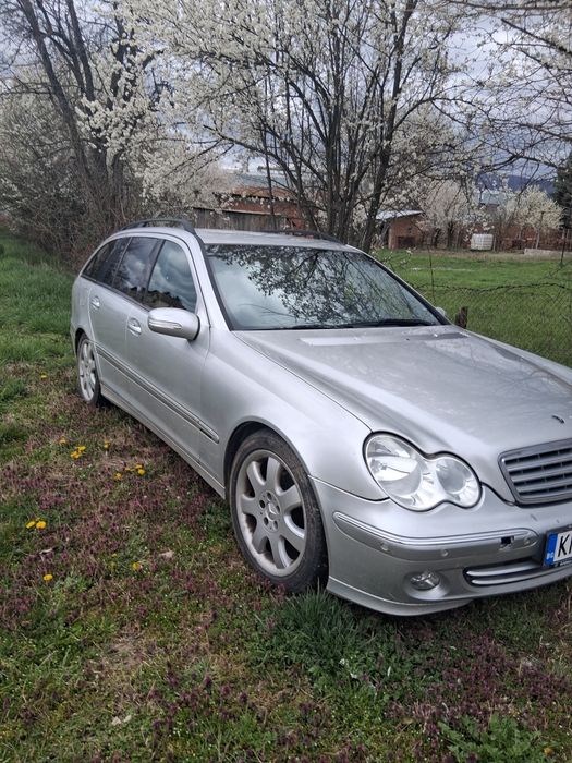 Продавам мерцедес С 220cdi