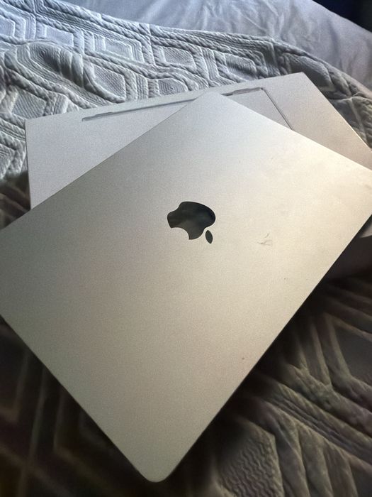 MacBook Air m4 16/256