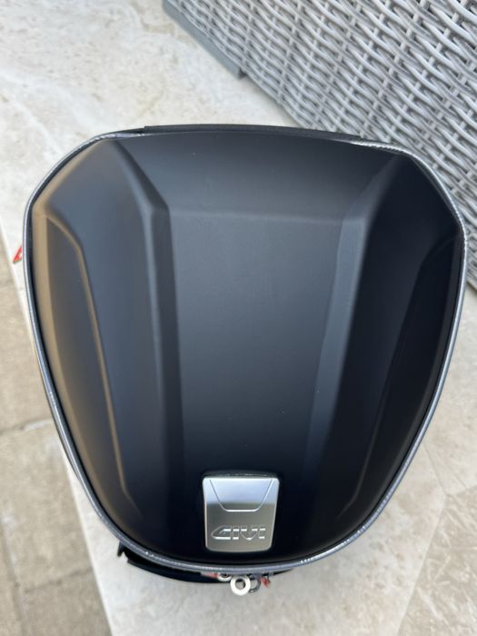Givi ST607+ Seat Bag – NOUĂ – 22/26L – Extensibilă – Universală