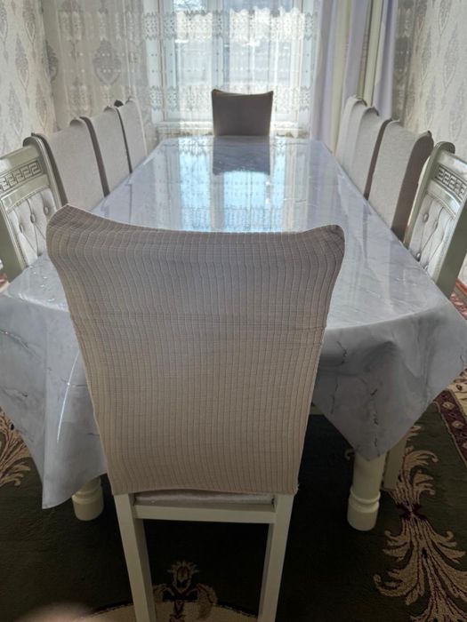 Стол со стульями