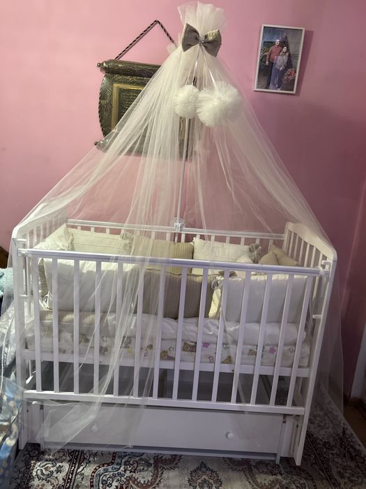 Детская кровать с полкой