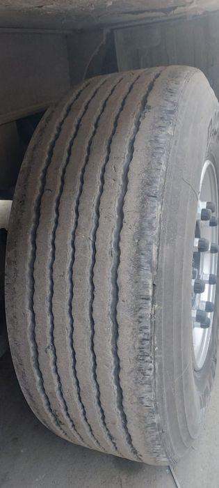 Грузавой шина продам