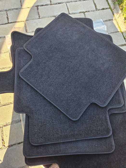 Автомобилни стелки за Рено Каптюр 2 и Рено Колеос 2