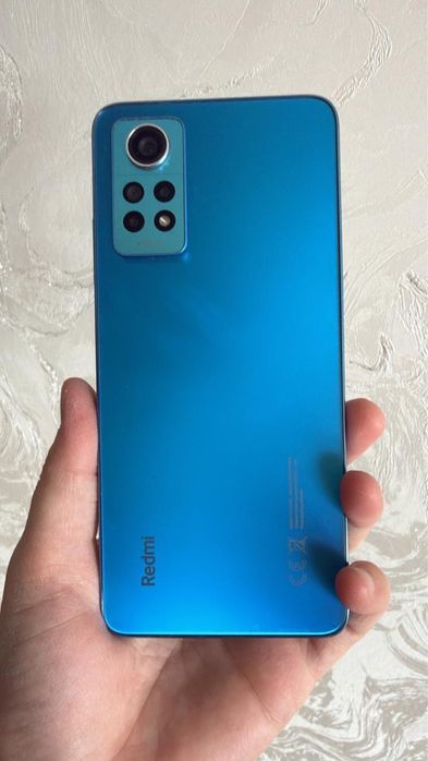 Редми 12 нот про в хорошем состояний.