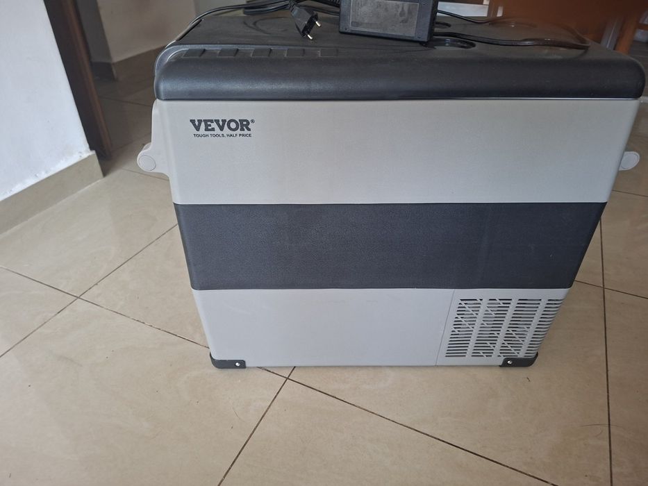 Хладилник 55 литра Vevor