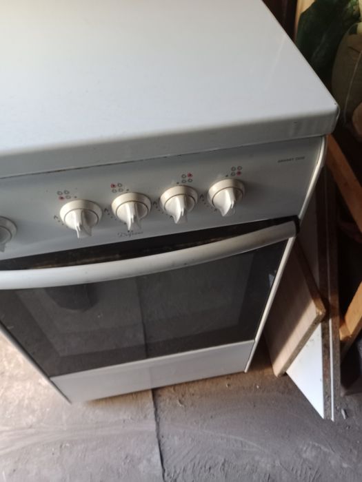 Продам Газовую плиту