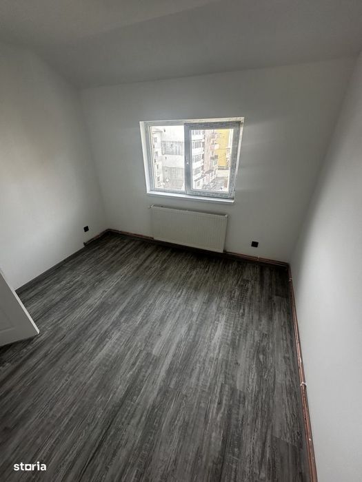 Apartament cu 3 camere de vanzare, 48 mp, Dealul Florilor