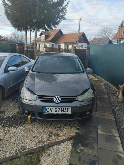 Vând golf 5 detalii în privat sau nr de telefon