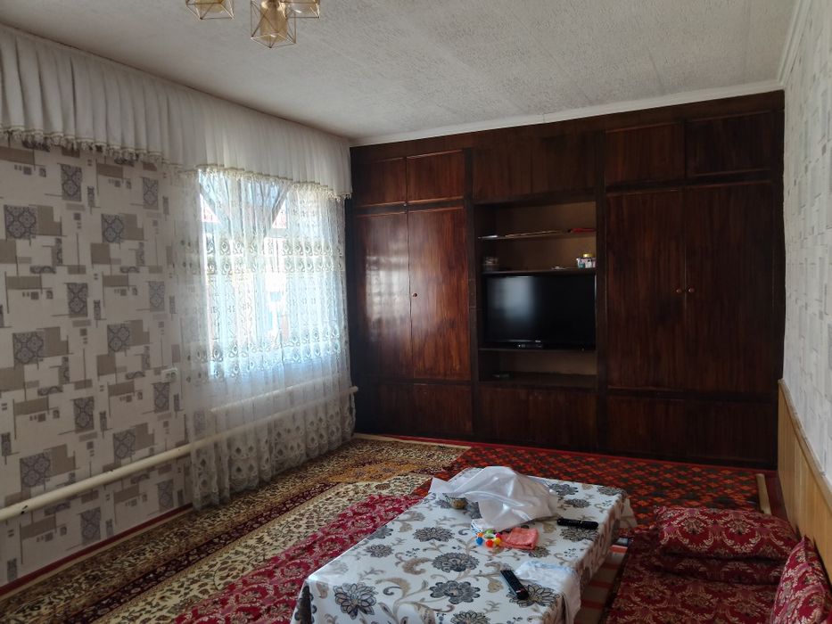 Уй сотилади. Тинч жойда жойлашган ахил кушнилар