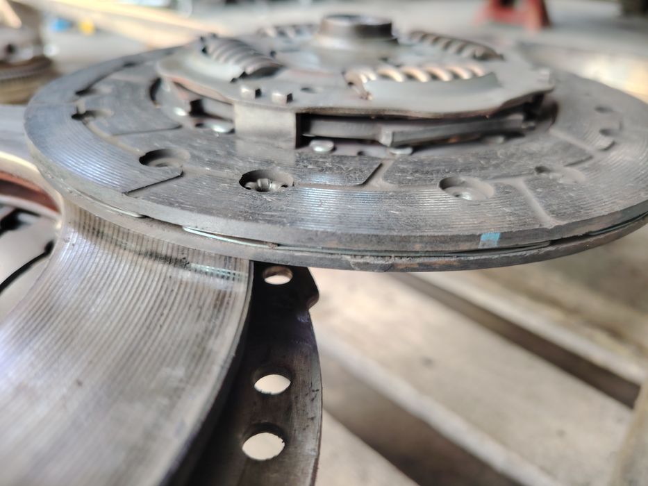 Комплект съединител с маховик за Опел Зафира Б Астра Х 1.6 бензин 115