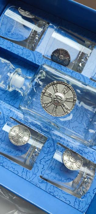 Комплект бутилка и чаши с украса розета