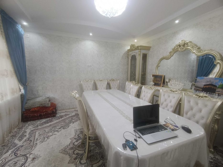 sergilidan 5 honali 3 ta sanuzeli bor uy tezda sotilad