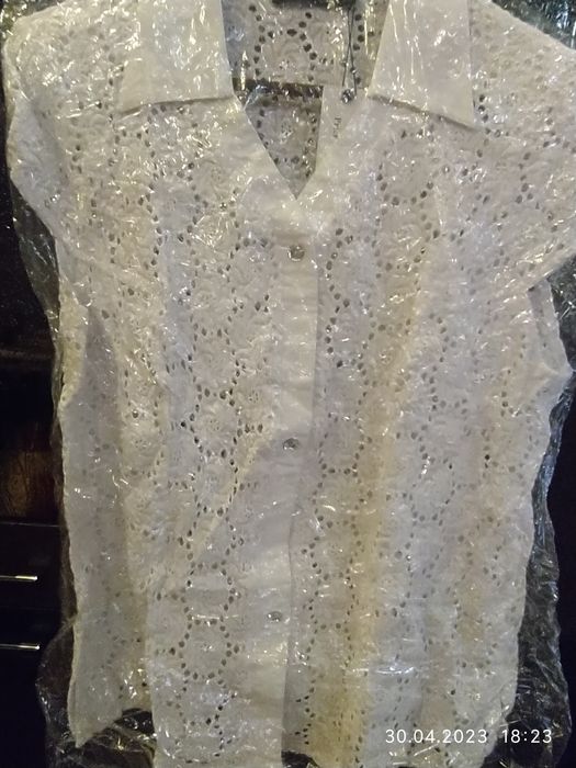 Блузы женские белые