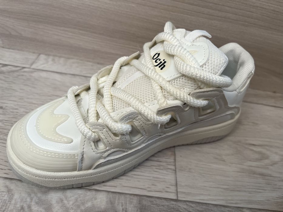 Кроссовки новые , 38-40 размер